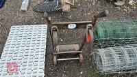 BLACK & DECKER SACK TRUCKS - 2