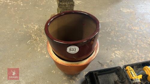 2 PLANT POTS