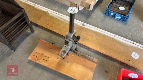 ROUTER TABLE