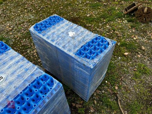 200 PLACTIC EGG TRAYS