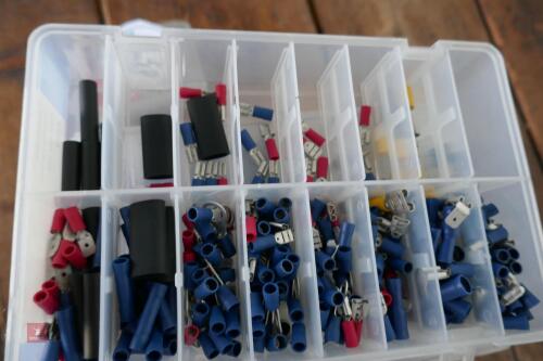 6 BOXES OF ELECTRICAL JOINERS ETC (53)