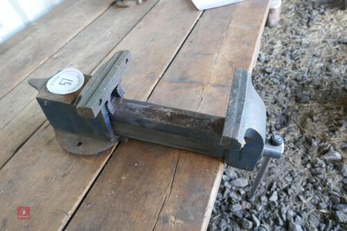 LARGE BENCH VICE (57)
