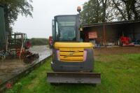 2014 VOLVO EC27C DIGGER - 4