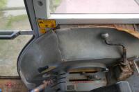 1992 MASSEY FERGUSON 390 2WD TRACTOR - 50