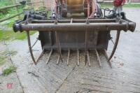 1992 MASSEY FERGUSON 390 2WD TRACTOR - 60