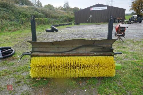 2013 DATUM 2.3M BUCKET BRUSH
