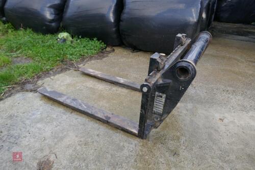 2020 MANITOU SET OF PALLET FORKS