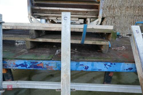 GALVANISED HANGING POST