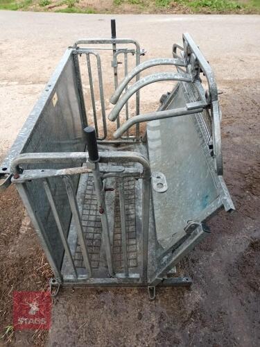 WM IRONWORKS SHEEP TURNOVER CRATE