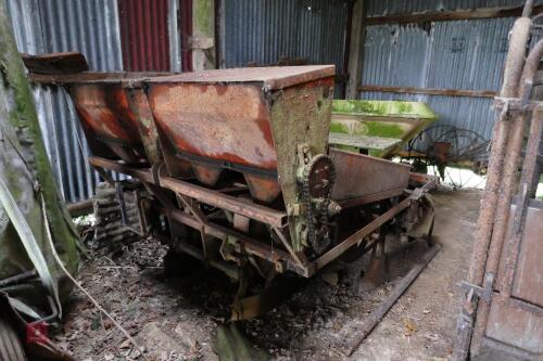2 ROW POTATO PLANTER