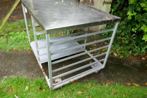 CATERING TABLE ON WHEELS