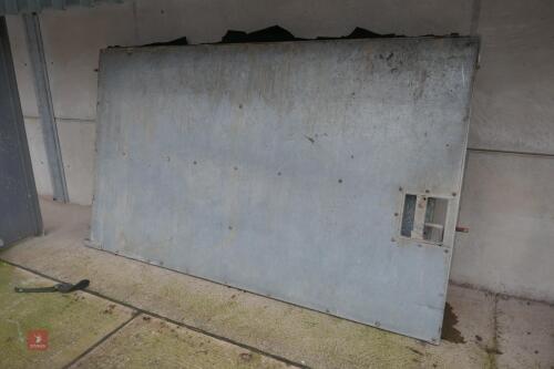 8' 5'' X 5' SHEETED GATE (113)