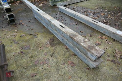 2 GALVANISED SQUARE LATCHING POSTS (57)