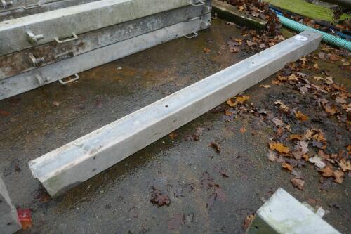 SQUARE HANGING/BARRIER POST (76)
