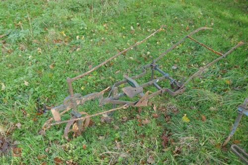 VINTAGE HORSE DRAWN CHISEL PLOUGH (16)