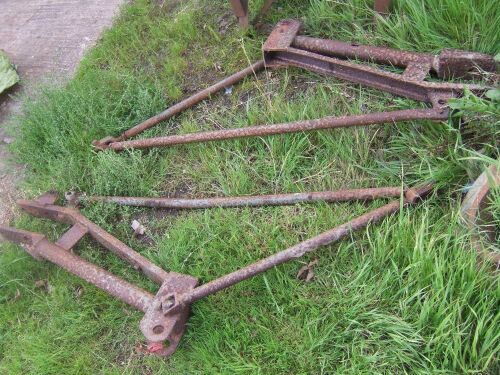 PAIR OF FERGUSON MIL LOADER BRACKETS