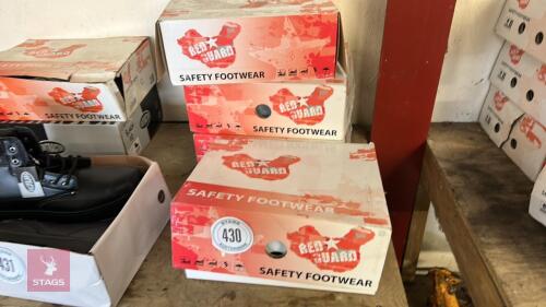 PAIR OF SIZE 11 WORK BOOTS
