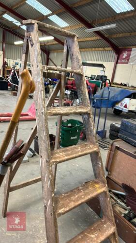 WOODEN STEP LADDER