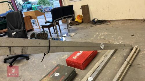 2 LENGTHS ALUMINIUM BOX 1 1/2'' SQUARE