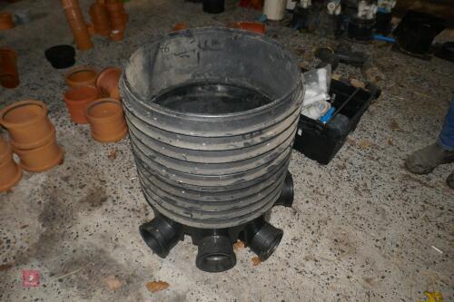 4 PORT SEWAGE DRAIN C/W 2 RISERS (46)