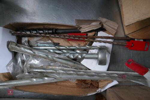 BOX OF VARIOUS LARGE DRILL BITS