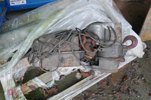 MORRIS ELECTRIC CHAIN HOIST