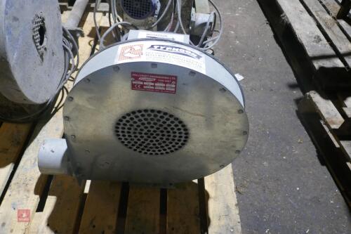 TYPHOON 240V TLV2 GRAIN BLOWER (26)