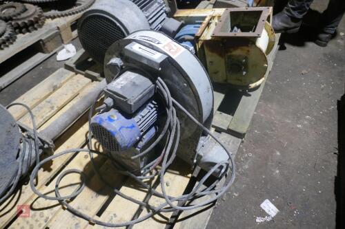 TYPHOON 240V TLV2 GRAIN BLOWER (27)