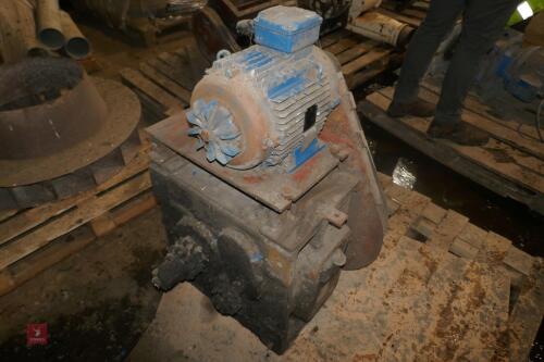 TWIN OUTLET VARIABLE GEARBOX (42)