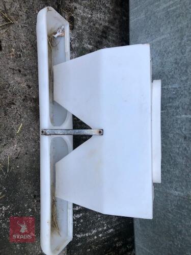 2 WYDALE AD-LIB CAKE FEEDERS