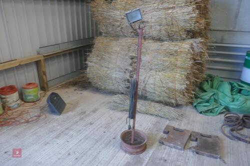 FLLODLIGHT STAND + LIGHT