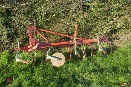 KVERNELAND 4F PLOUGH (S/R)