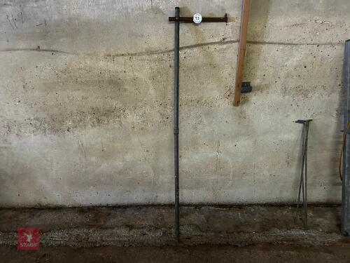 SHEARING/DOSING STAND (93)