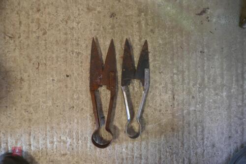 2 HAND SHEEP SHEARS