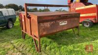 PORTEQUIP CALF CREEP FEEDER - 4