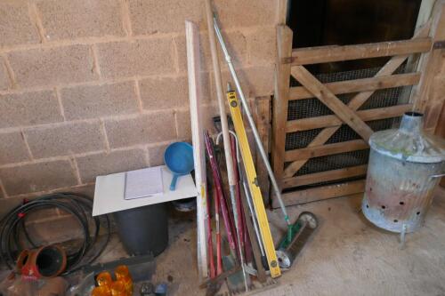 LARGE QTY OF GARDEN TOOLS