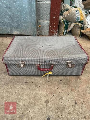 VINTAGE SUITCASE