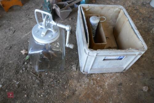 SPONGE BUTTER CHURNER