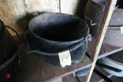 CAST COOKING POT (2)