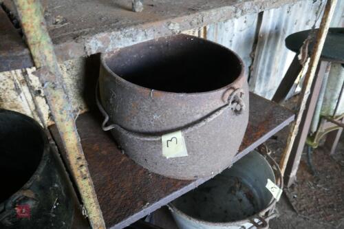 CAST COOKING POT (3)
