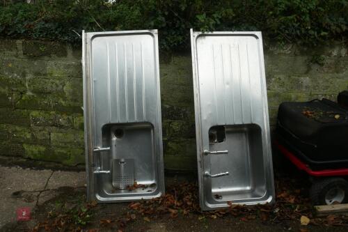2 STAINLESS STEEL SINKS
