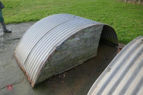 9' X 55'' CORRUGATED PIG ARC (1)