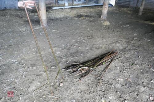 16 METAL 'H' STAKES