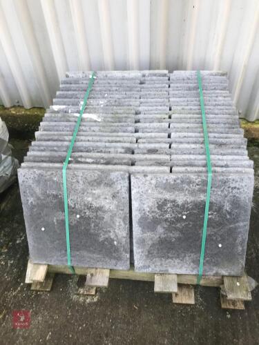 GREY CONCRETE PAVING SLABS OF 3 SIZES