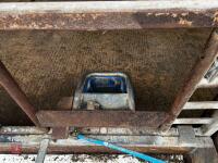 14' 6'' GALVANISED FEED BARRIER & TROUGH - 2