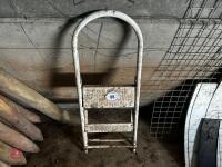 SMALL STEP LADDER