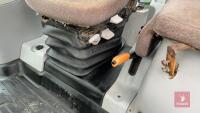 2011 MF 6490 DYNA-6 4WD TRACTOR - 17