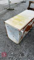 JOURDAIN HOOK OVER AD LID FEEDER - 5