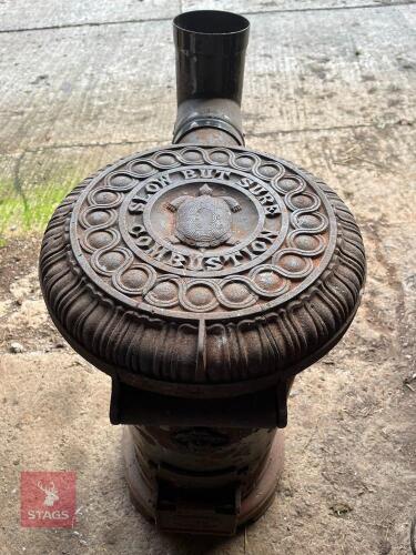 CAST IRON STOVE WITH ELABORATE DESIGN
