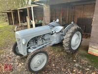 1953 FERGUSON T20 2WD TRACTOR (S/R)